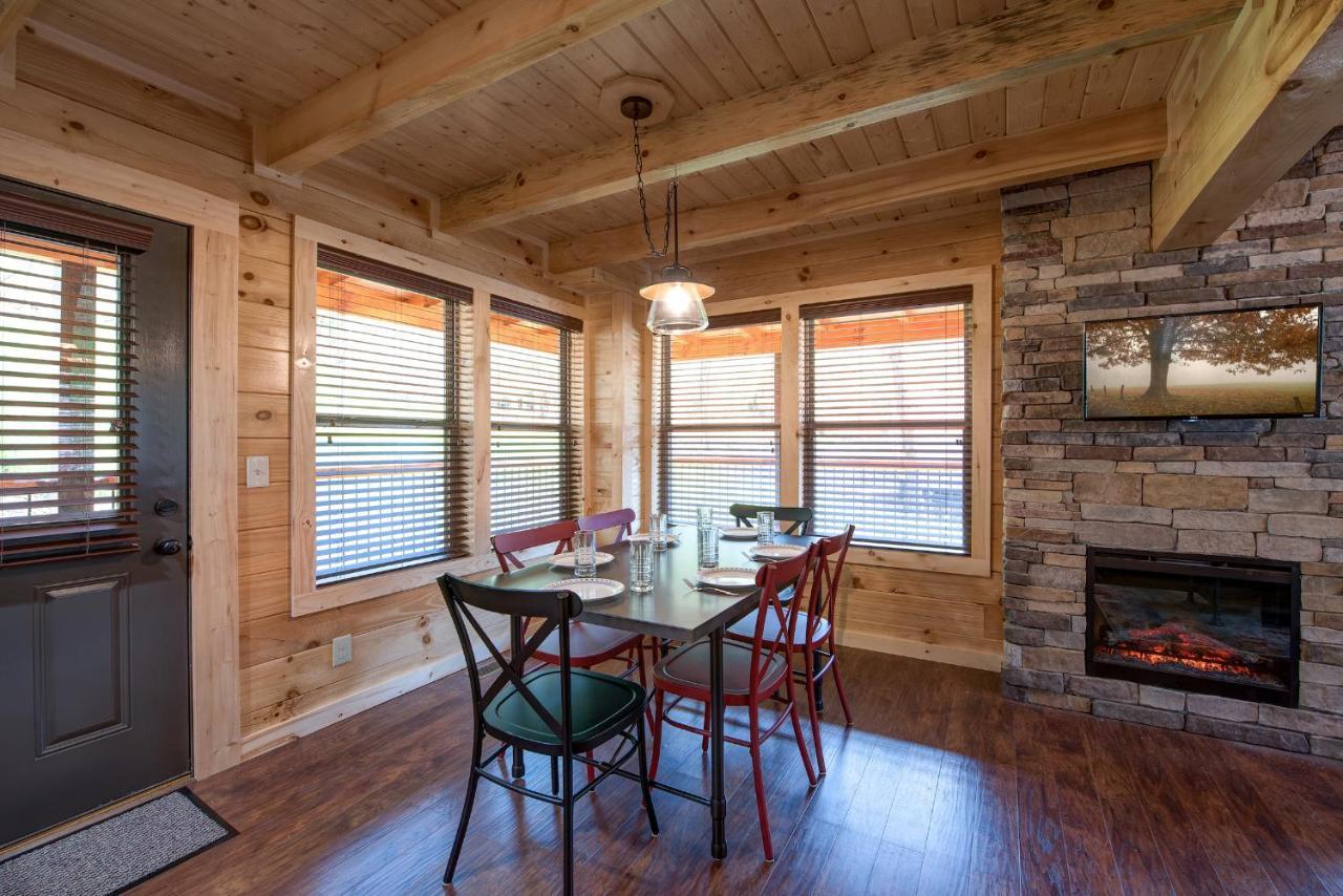 Woodland Escape Villa Pigeon Forge Exterior photo