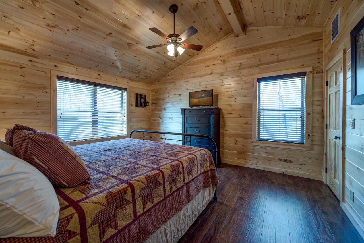 Woodland Escape Villa Pigeon Forge Exterior photo