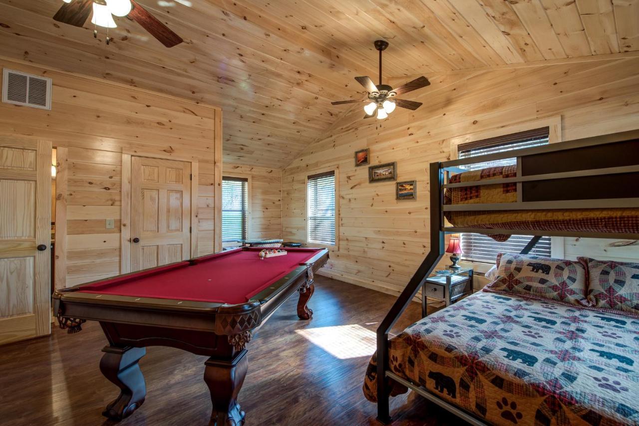 Woodland Escape Villa Pigeon Forge Exterior photo