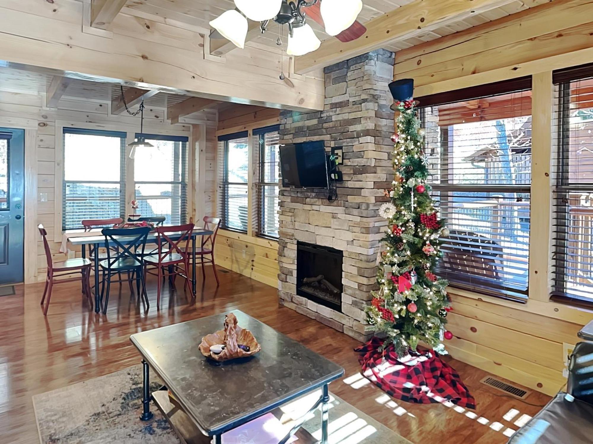 Woodland Escape Villa Pigeon Forge Exterior photo